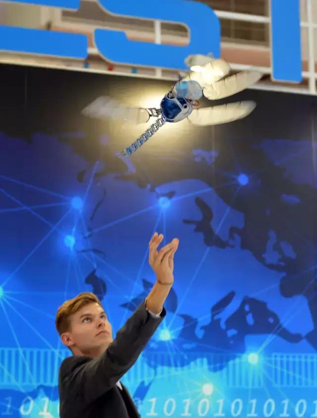 会钓鱼的机器人,能钓鱼的机器人