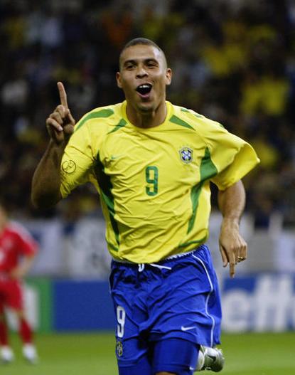 国际足联世界足球先生历届得主,历届世界足球先生和金球奖获得者