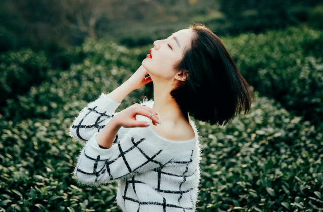 面对男人的追求女人应回什么,面对追求你的男生要清醒