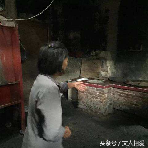 老鼠跑空调里去了不知道怎么治它,老鼠晚上活动太吵怎么治它