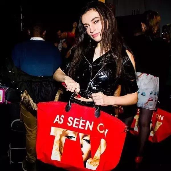 没有这些经典旅行袋，春风十里我也不出门！