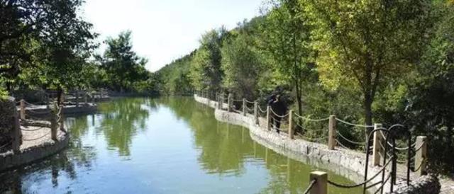 只是去个公园,却翻了几座山!