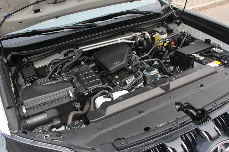 平行进口丰田轿车,16年二手普拉多2700中东版价格