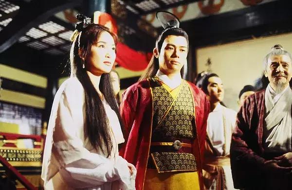 圆月弯刀渣男,圆月弯刀颜值