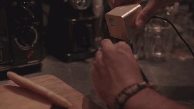 镭射雕刻机器,激光镭射雕刻手机