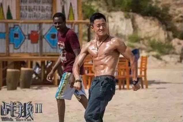 吴京导演《战狼2》让大家都以为这个场景是在非洲,其实就在国内