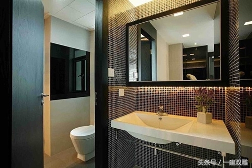 厕所内镜子摆放方向禁忌,穿衣镜子摆放位置禁忌