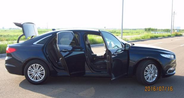 为什么觉得迈腾比奥迪a6l空间大,奥迪a6l和迈腾330豪华对比