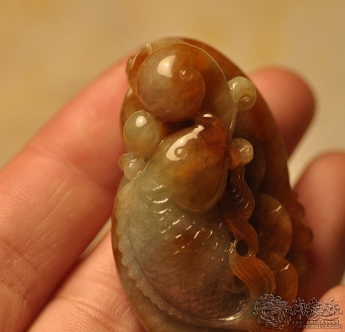 翡翠玉雕雕刻过程,用心去雕刻