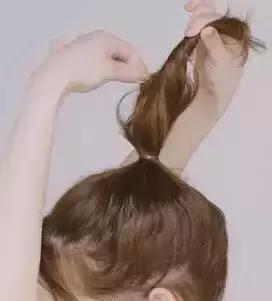 约会编发简单发型扎法步骤图解,简单易学的一款编发教程