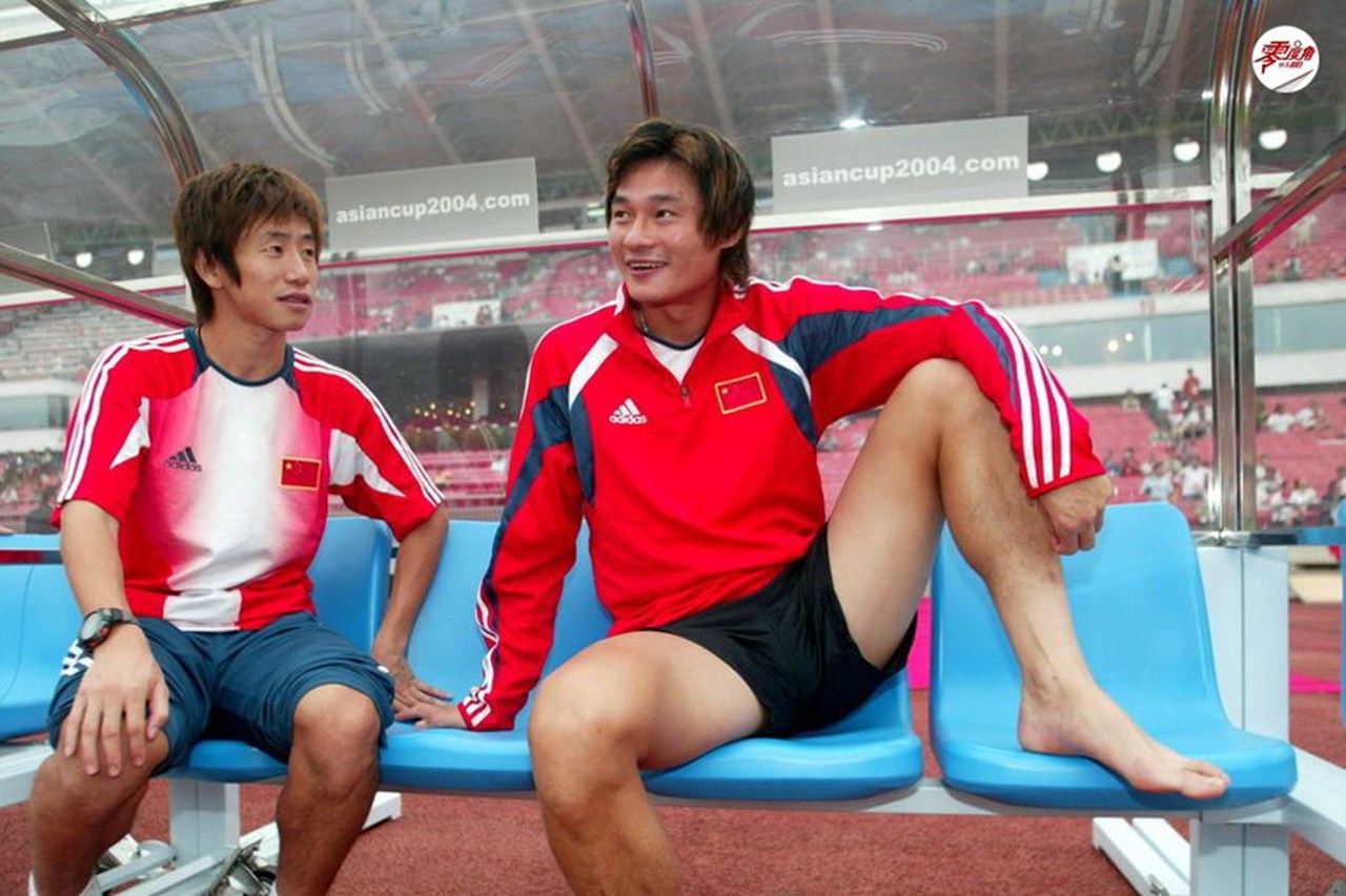 李毅护球到底像不像亨利,李毅在哪场比赛护球像亨利