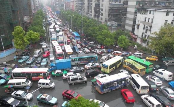 “绿灯行”也被扣3分罚200？交警是这样解释的