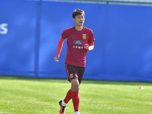 国足比赛郑智,国足今晚战韩国