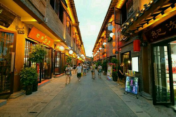 开封当地人去吃的夜市有哪些,开封鼓楼夜市美食贯口