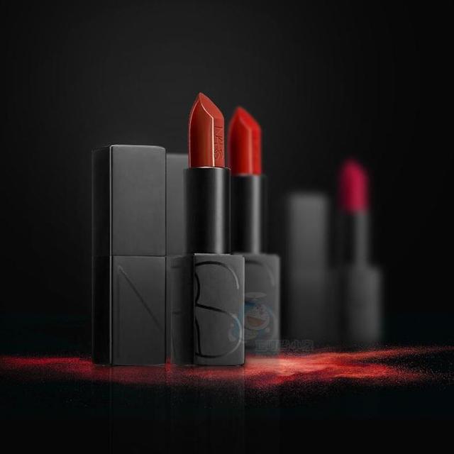 别人涂口红好看自己涂不好看,别人涂口红随便都好看