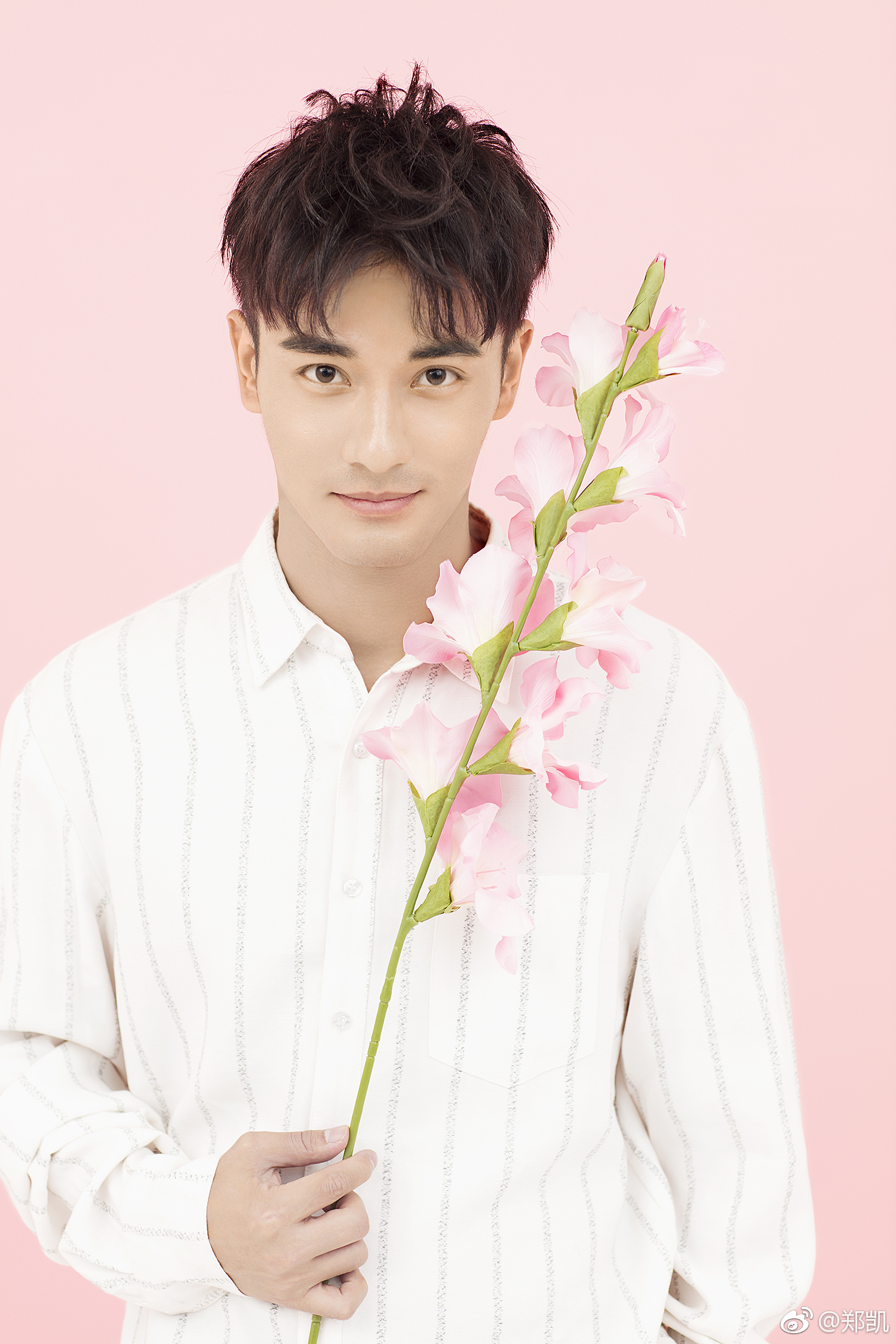 遇见足球城吴昕郑凯视频,遇见足球城吴昕和小哥换礼物