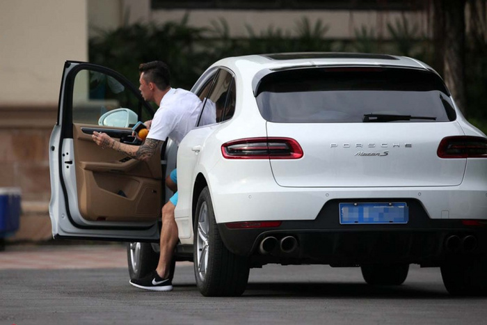 2021年国足座驾大盘点,国足豪车视频