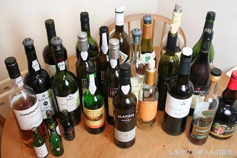 具体介绍一款葡萄酒200字,葡萄酒分类常见葡萄酒的品种大全