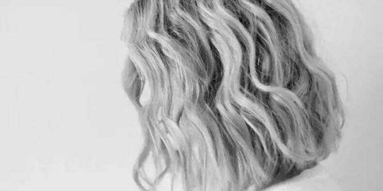 什么烫发不容易看出来,如何判断烫发自己适合