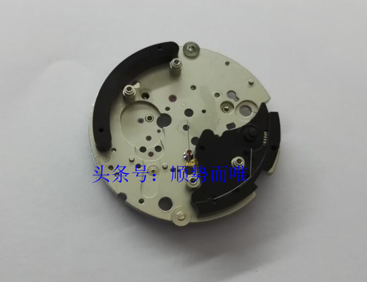 沈阳修表师傅分享：天梭T035627A计时机械塑料机芯C01.211揭秘