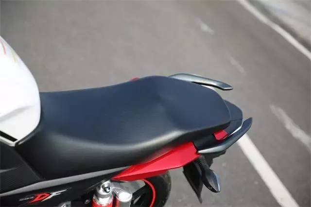 力帆kpr150和豪爵df150哪个好,豪爵df150适合年轻人吗