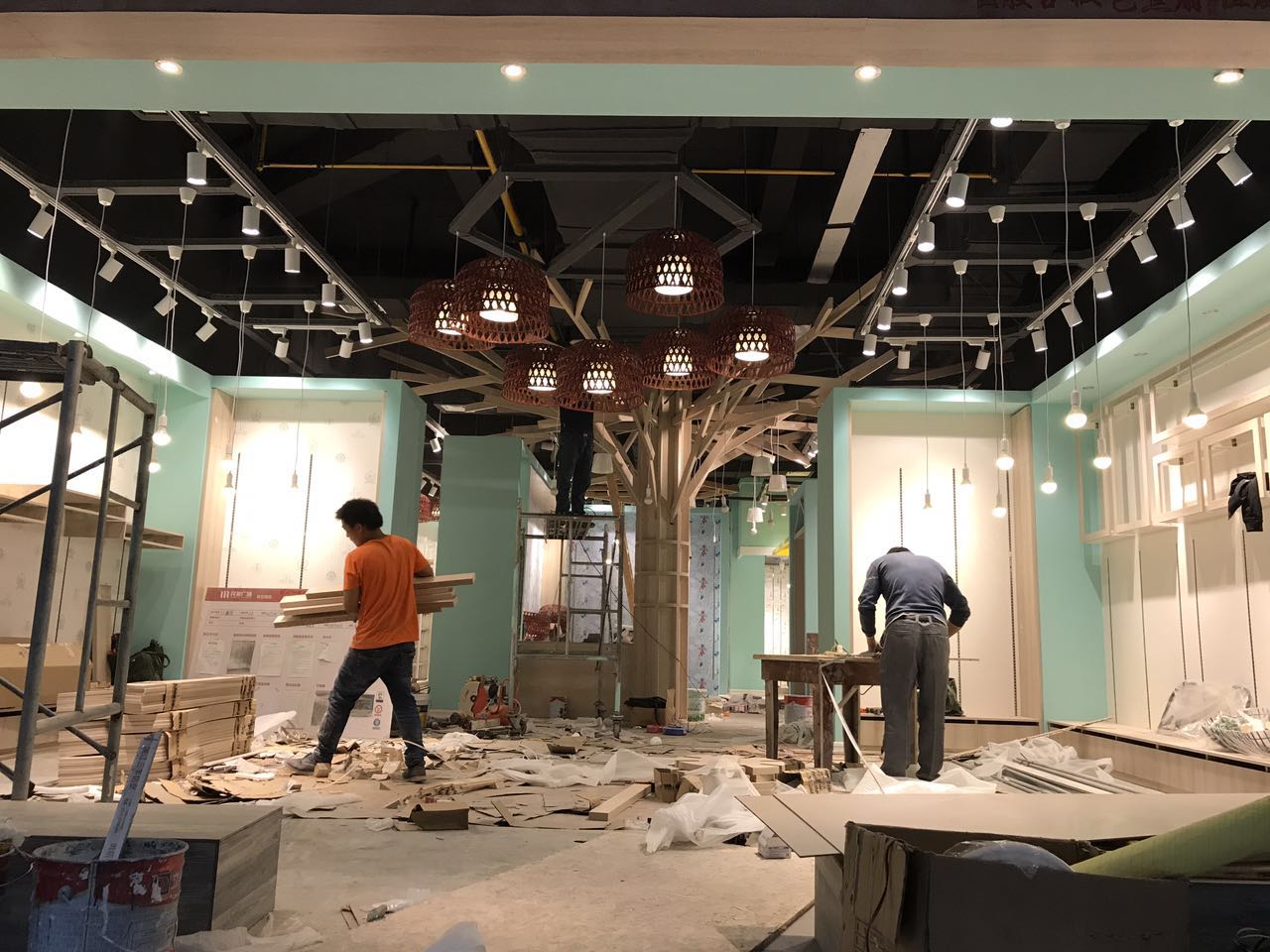 璐濊礉鎷夊缇庢櫙,璐濊礉鎷夊淇¢槼