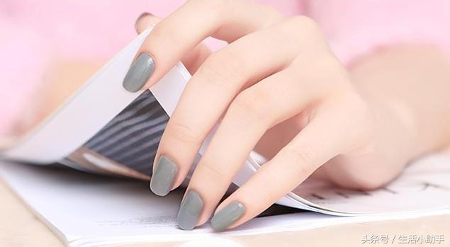流行色指甲油,诉说你的高冷范儿、绕指柔