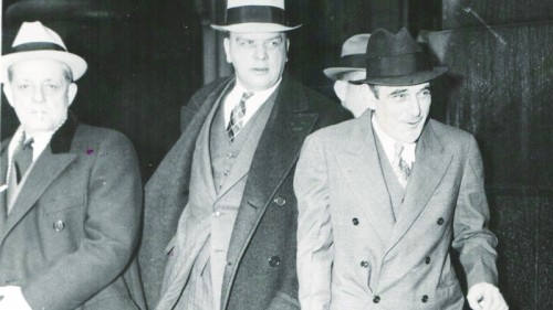 他卖了埃菲尔铁塔,用*币假**威胁美国经济,是史上的骗术之王