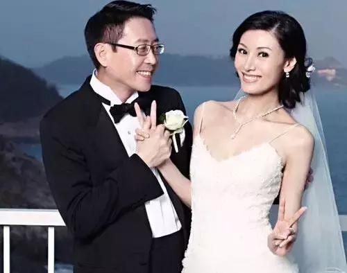 港姐70年:从豪门儿媳,到街边站台,背后是香港经济的大洗牌