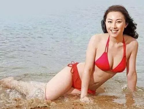 港姐70年:从豪门儿媳,到街边站台,背后是香港经济的大洗牌