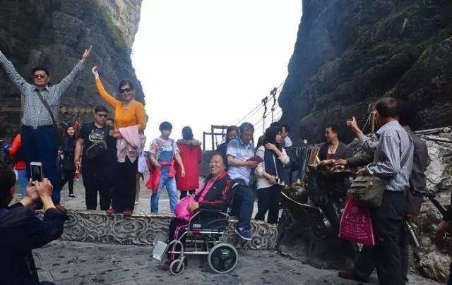 带着老伴穷游,开房车带老伴穷游