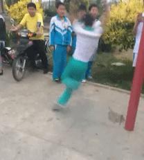 我送了条烟给老板为什么隔天就把我开了