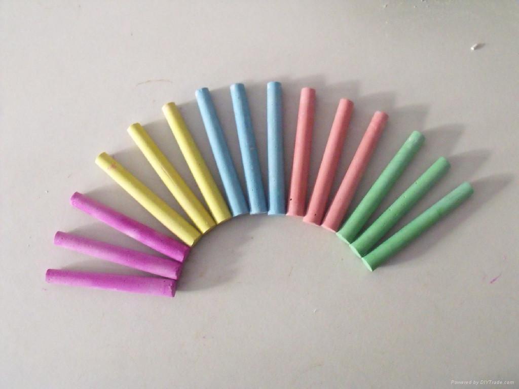 彩色铅笔童年,彩色粉笔续写未来