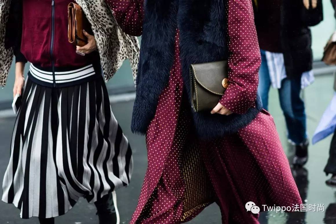 迷你小肩包,现在还流行小皮包包吗