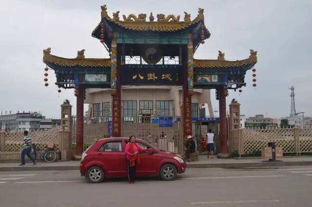 带着老伴穷游,60大叔自驾房车带老伴环游中国