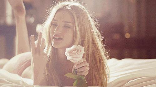 激素脸脱皮需要抹保湿水吗,激素脸脱皮后皮肤容易敏感