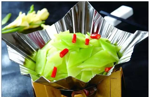 为啥秋天上火,上火嘴上长泡吃什么食物