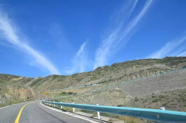 带着老伴穷游,60大叔自驾房车带老伴环游中国