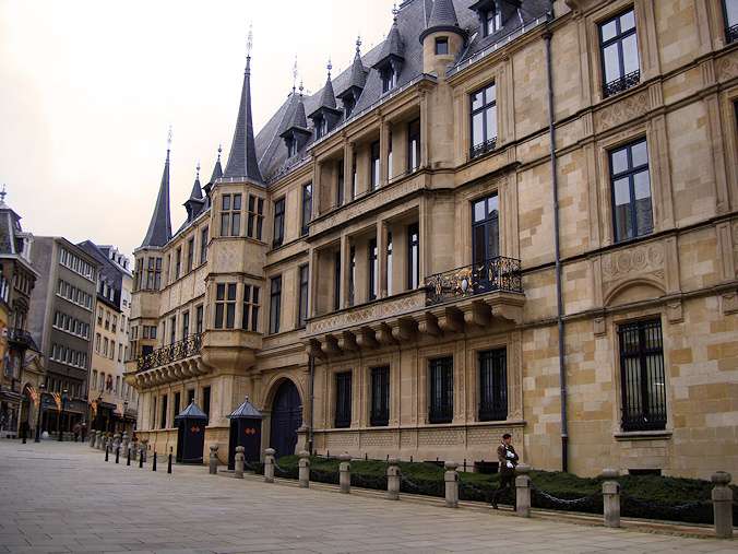 卢森堡最好看的城堡,卢森堡为什么被叫做袖珍王国