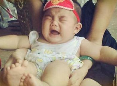 宝宝大便时脱肛,宝宝拉屎脱肛是什么原因