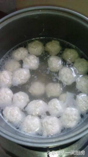 自己做的肉丸子好吃放心,怎样做肉丸子q弹松软入口即化