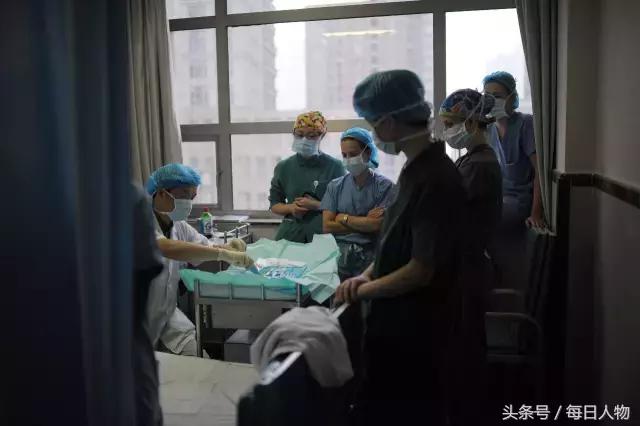 凭什么女人独自承受生育痛苦,每个女人都要经历生育的痛苦