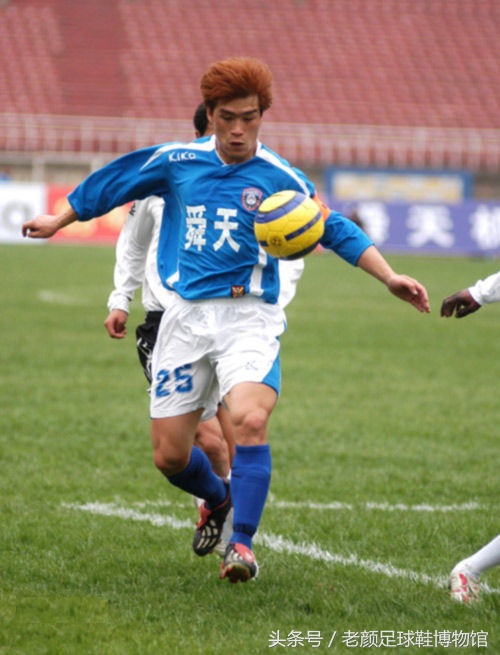 专业的足球鞋有哪几个品牌,曾经的足球鞋知名品牌有哪些