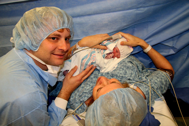 为什么现在不提倡剖腹产,剖腹产绝对安全吗