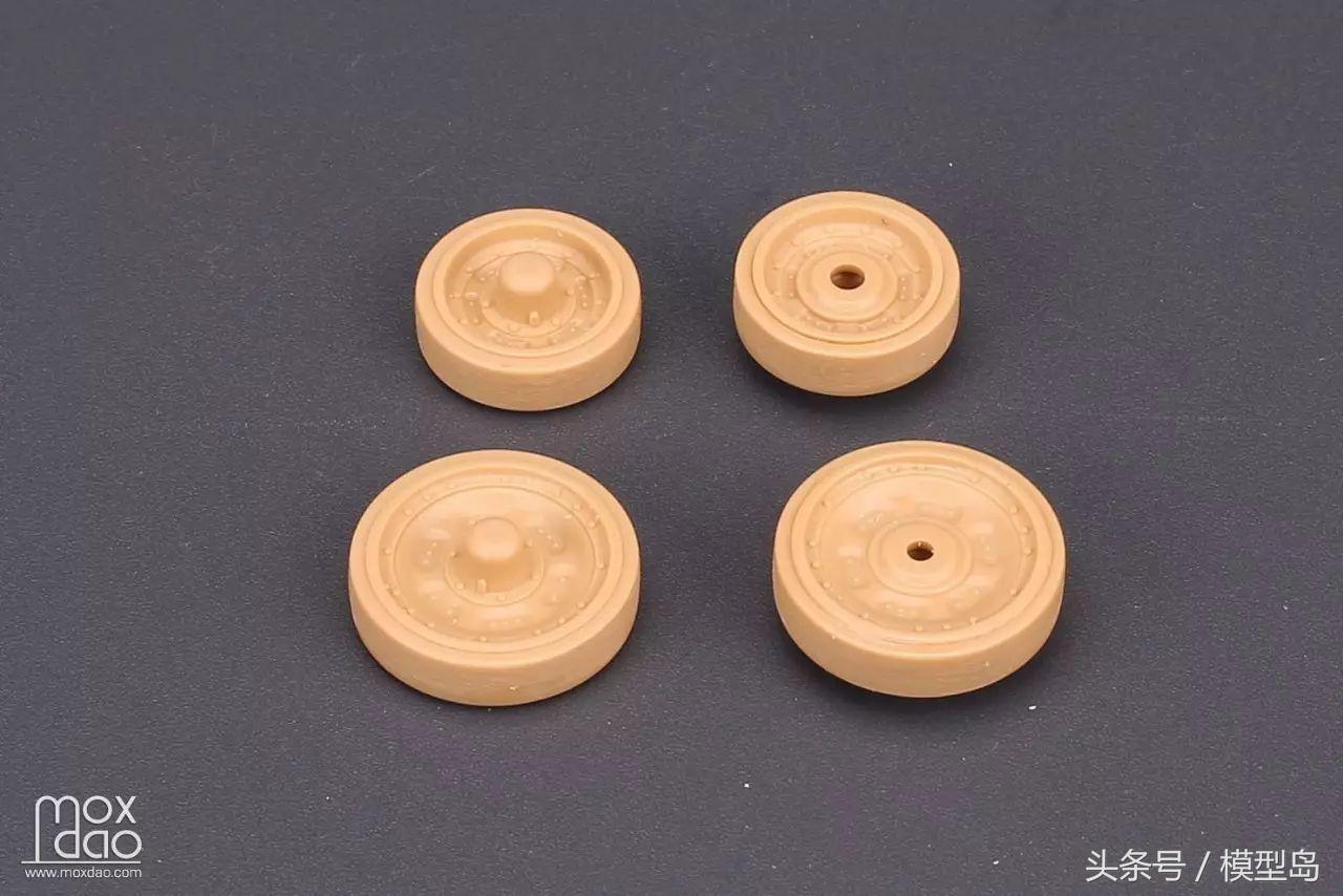 田宫新品35352圣瓦伦丁战车|板件评测