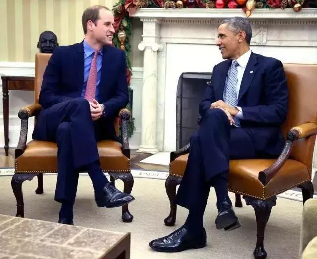 跷二郎腿真的会导致妇科病吗,跷二郎腿对脊柱危害图片