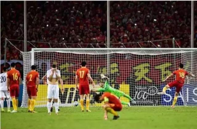 中超球迷看台骂裁判,中超球迷骂裁判