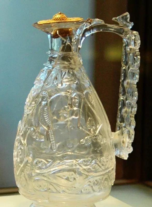 晶莹剔透的水晶宝石,晶莹剔透白水晶