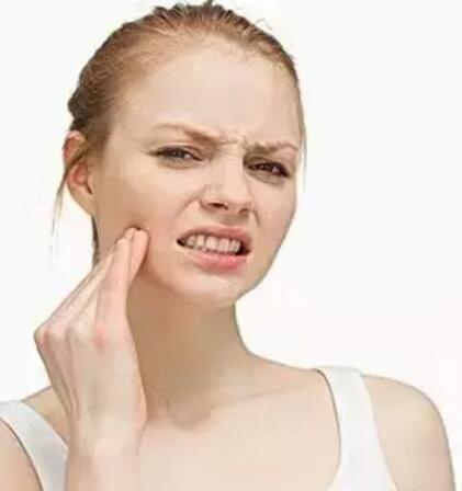 身体皮肤过敏后干燥起皮怎么修复,脸过敏干燥起皮紧绷发红怎么修复