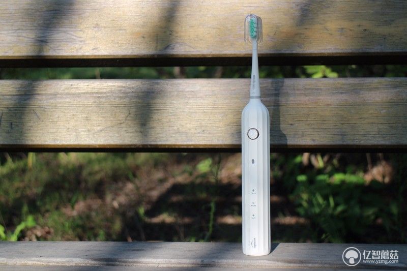 usmile声波电动牙刷如何使用,电动牙刷测评usmile智能声波